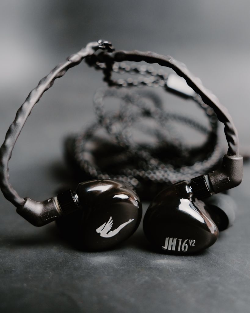 JH16V2 Universal (Black)